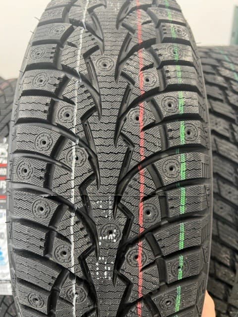 ARIVO Ice Claw ARW4: 215/65R16 102T XL - Image 1